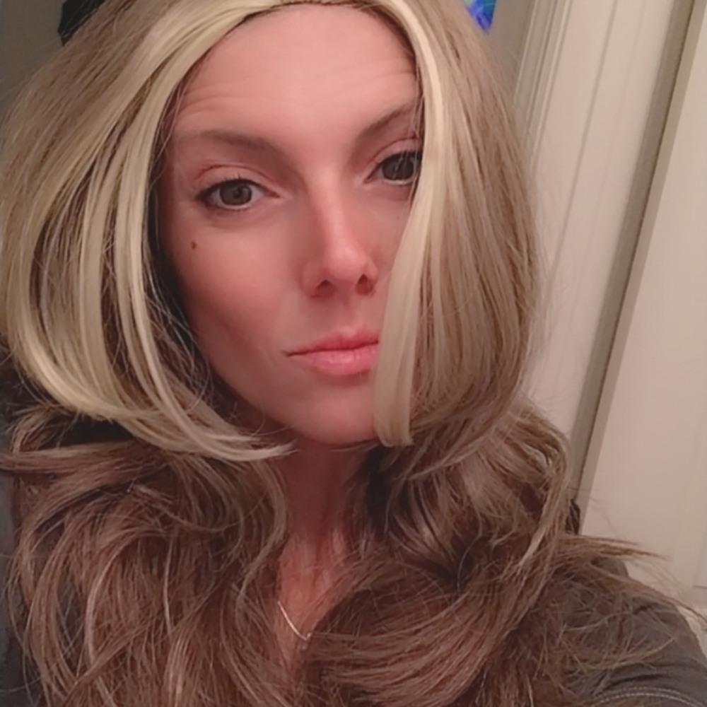 Natural blonde and brown wig